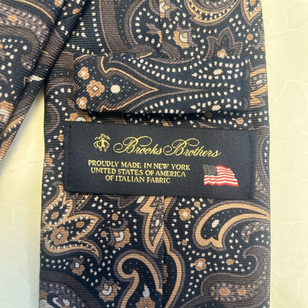 Lot of 2 Brooks Brothers Blue and Brown Ties. Excellent condition! - Picture 5 of 5